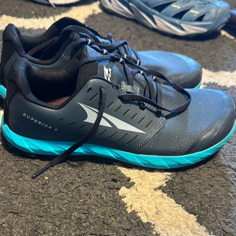 Altra Superior 5 Gray and Teal Trail Shoes